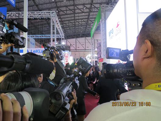 【业务发展】泰国高官高度评价我司LED产品