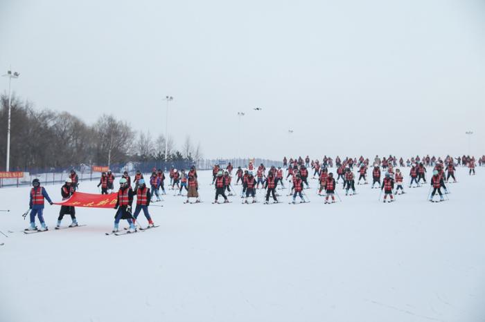 全国校园冰雪运动系列竞赛在吉林启幕，设16个赛