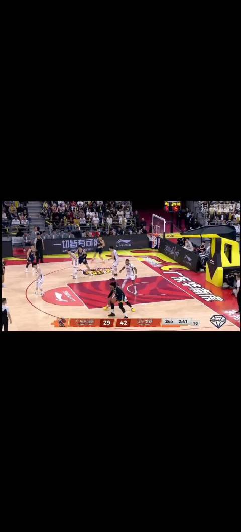 广东男篮多点开花，徐昕方硕成关键角色，外援