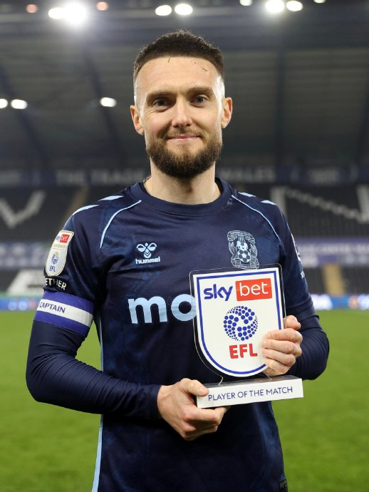 兰帕德率考文垂客场三球大胜斯旺西 队史首夺英