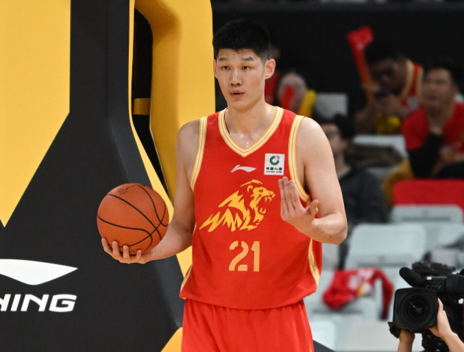 李弘权27+7记三分率队11连胜 上海提前12轮锁定季