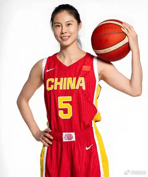 王思雨关键三分锁定奥运席位 中国女篮力克捷克