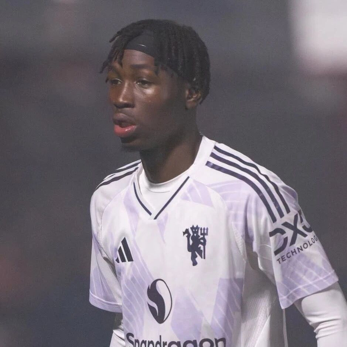 曼联今夏中场改造遇阻 资金不足或启用青训潜力